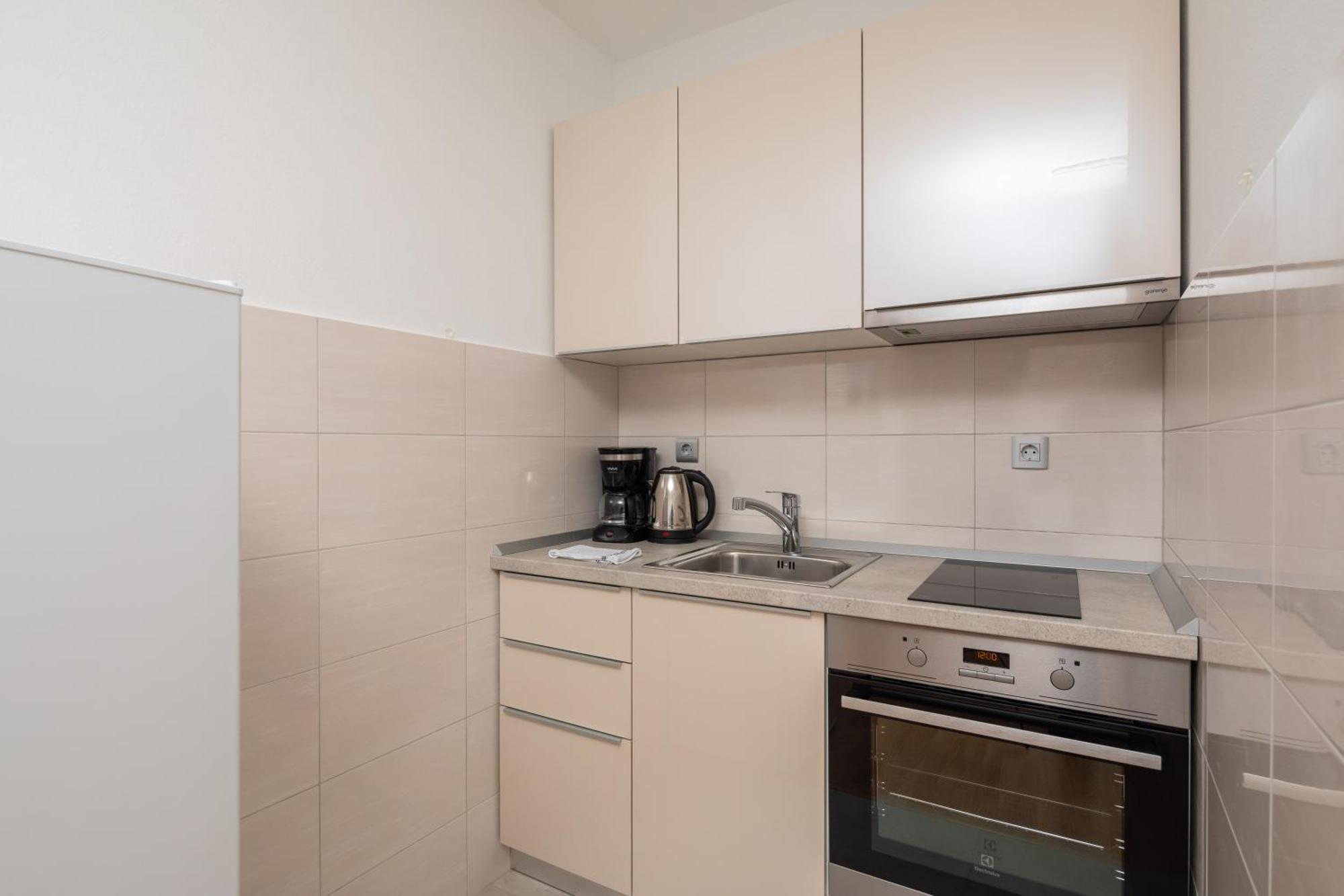 Sunshine Suites Omiš Eksteriør billede