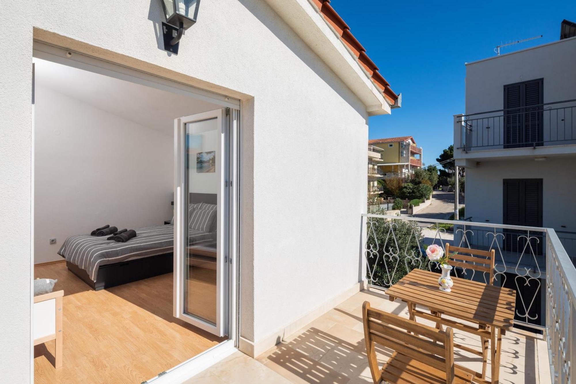 Sunshine Suites Omiš Eksteriør billede