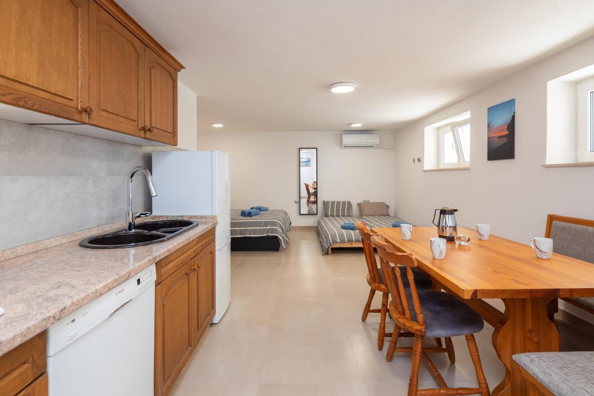 Sunshine Suites Omiš Eksteriør billede