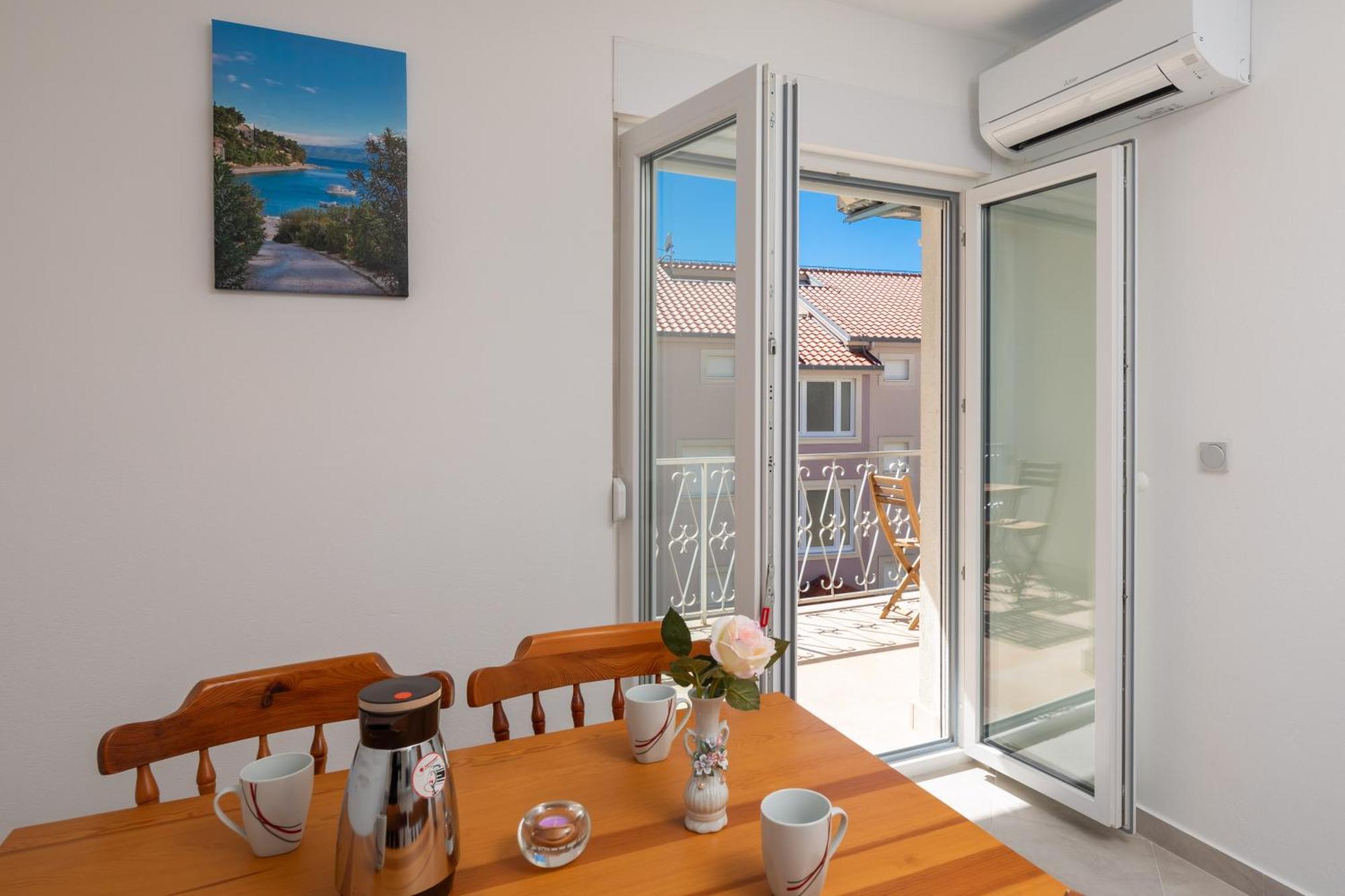 Sunshine Suites Omiš Eksteriør billede